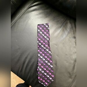 Portfolio studio black and purple tie